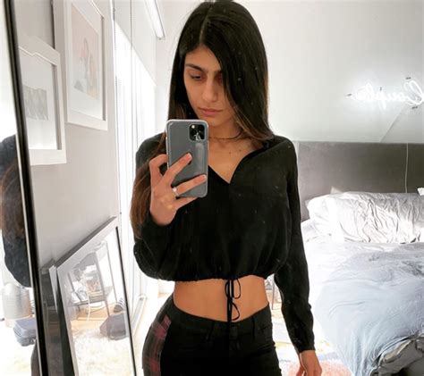 mia onlyfans|Former porn star Mia Khalifa has revealed why her OnlyFans。